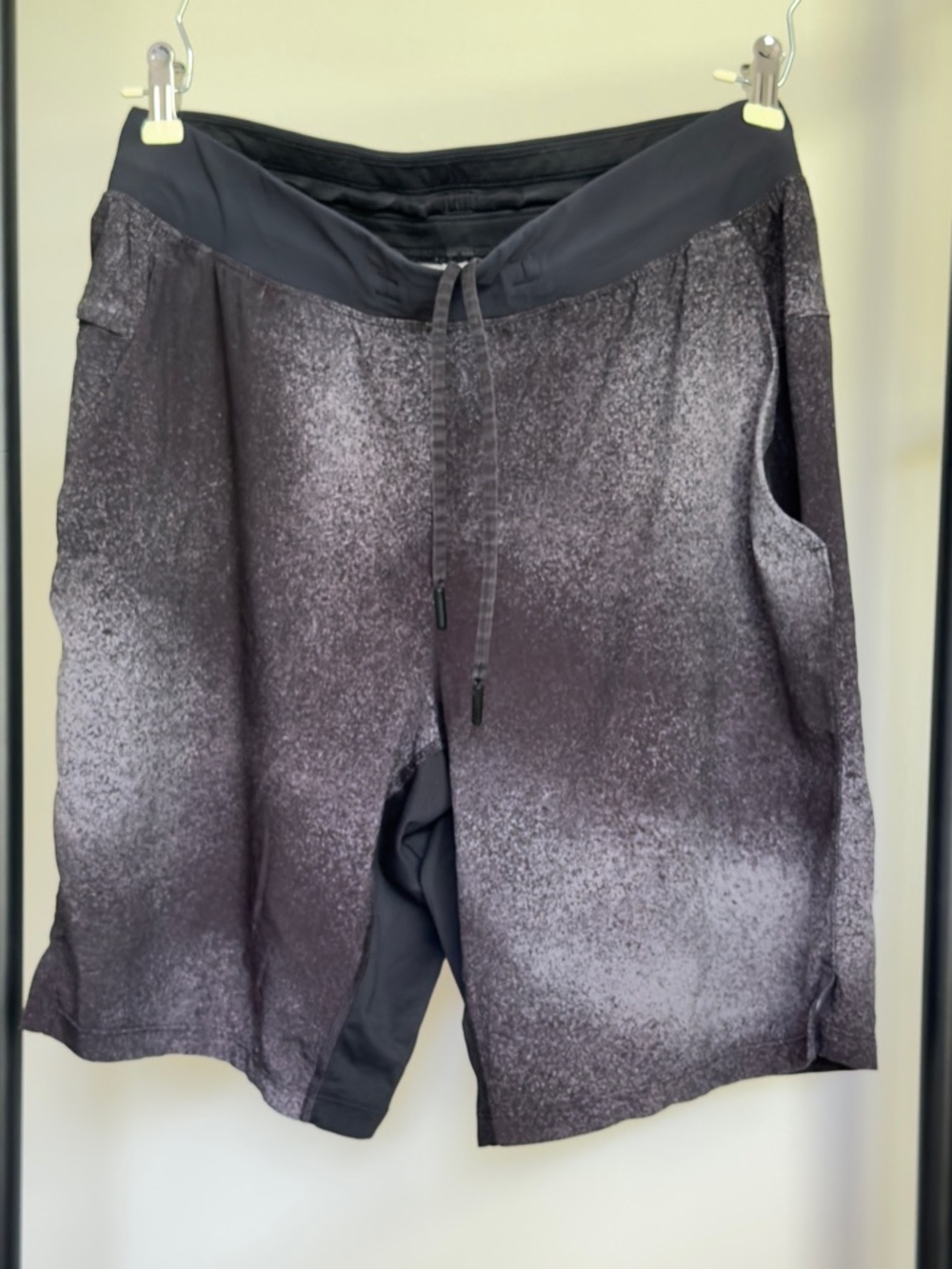 Lululemon Men’s Medium Training Shorts Gray Black Gradient Liner Zip Pocket M